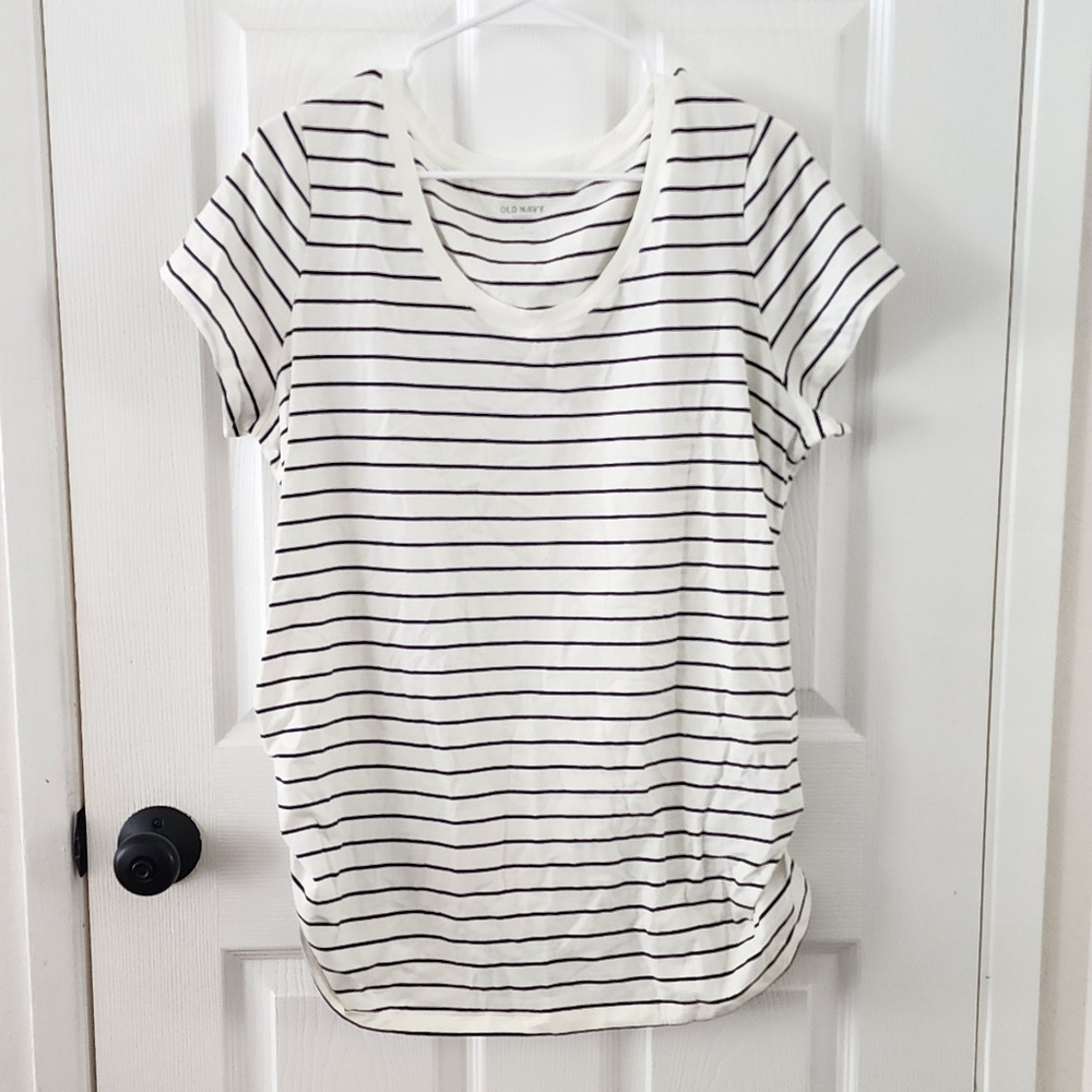Old Navy Maternity Tee